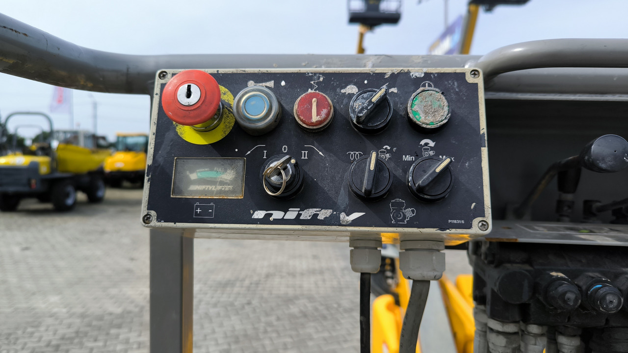 Nacelle articulée NIFTYLIFT HR 12 NDE: photos 11