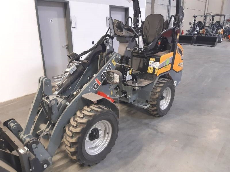 Giant G 2200 E X-Tra Elektro / electric - Mini chargeuse: photos 4 Giant G 2200 E X-Tra Elektro / electric - Mini chargeuse: photos 4