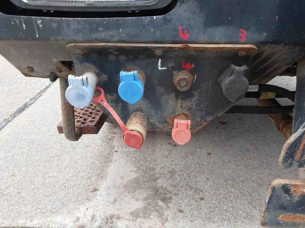 MAN LE 8.220 4x4 / Kran - Camion benne, Camion grue: photos 3 MAN LE 8.220 4x4 / Kran - Camion benne, Camion grue: photos 3