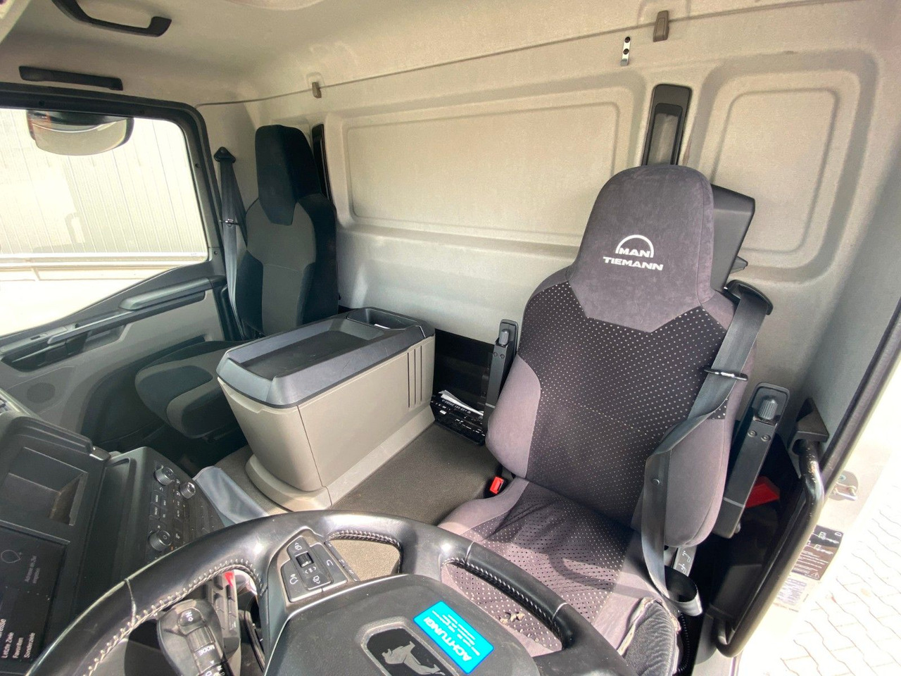 Camion fourgon MAN TGL 12.220 Automatik*LBW*HU+BremseNEU*Navi*Kamer: photos 6