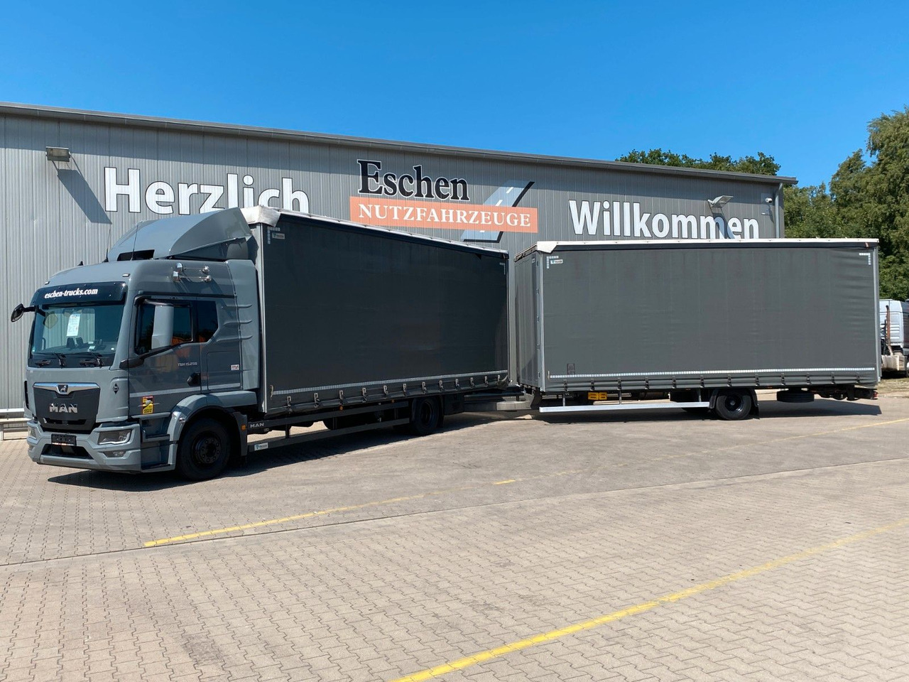 MAN TGM 15.250 + Redos Anhänger GESAMTZUG|Durchlader - Camion à rideaux coulissants: photos 1 MAN TGM 15.250 + Redos Anhänger GESAMTZUG|Durchlader - Camion à rideaux coulissants: photos 1