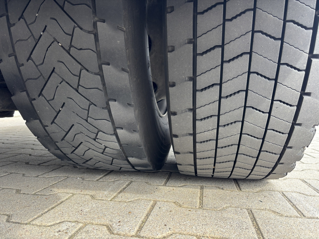 Camion plateau, Camion grue MAN TGS 18.360 4x2 LL / MKG HLK 111 Kran: photos 9 Camion plateau, Camion grue MAN TGS 18.360 4x2 LL / MKG HLK 111 Kran: photos 9