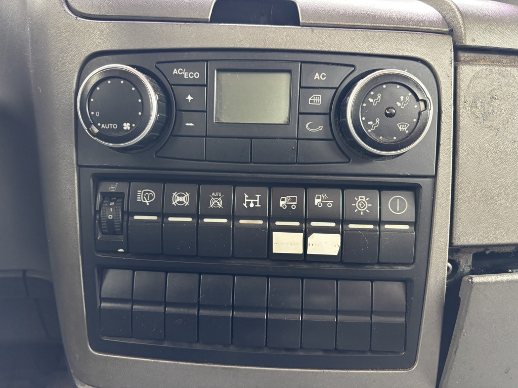 Camion plateau, Camion grue MAN TGS 18.360 4x2 LL / MKG HLK 111 Kran: photos 12 Camion plateau, Camion grue MAN TGS 18.360 4x2 LL / MKG HLK 111 Kran: photos 12