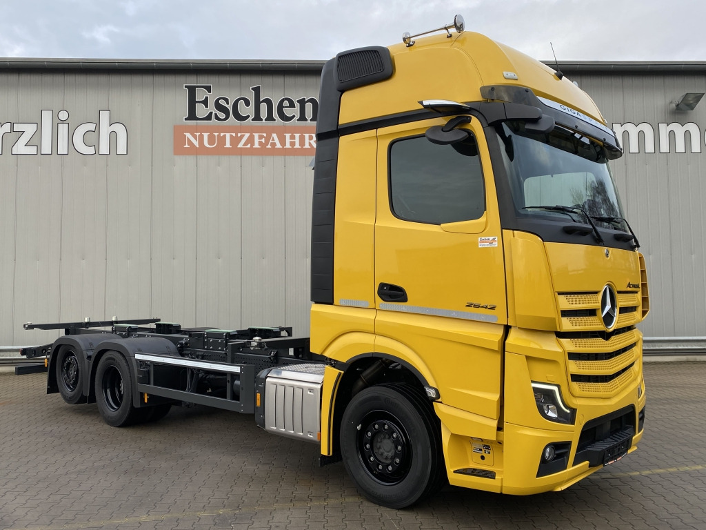 Camion porte-conteneur/ Caisse mobile Mercedes-Benz 2542 L 6x2 Actros Giga-Space: photos 8 Camion porte-conteneur/ Caisse mobile Mercedes-Benz 2542 L 6x2 Actros Giga-Space: photos 8