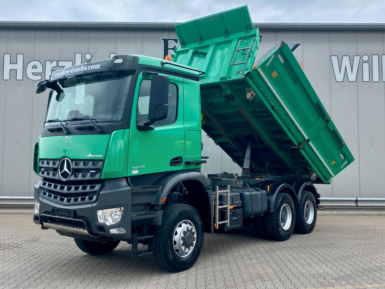 Mercedes-Benz Arocs 3345 6x6 | MEILLER*Bordmatik*Blatt*AHK+Oel - Camion benne: photos 2 Mercedes-Benz Arocs 3345 6x6 | MEILLER*Bordmatik*Blatt*AHK+Oel - Camion benne: photos 2