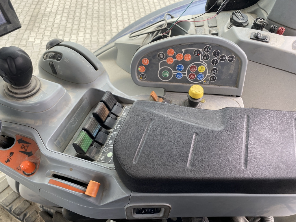 Tracteur agricole New Holland T7.315 AC 4x4: photos 10