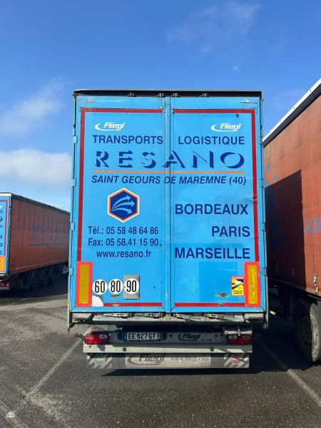 Fliegl  - Semi-remorque rideaux coulissants: photos 2 Fliegl  - Semi-remorque rideaux coulissants: photos 2