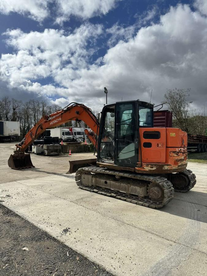 Hitachi ZX85USB-5A - Pelle sur chenille: photos 1 Hitachi ZX85USB-5A - Pelle sur chenille: photos 1