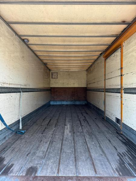 Renault Midlum 220 - Camion fourgon: photos 2 Renault Midlum 220 - Camion fourgon: photos 2