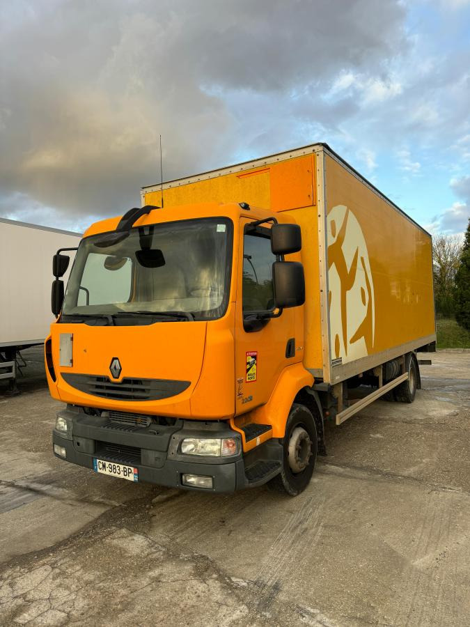 Renault Midlum 220 - Camion fourgon: photos 1 Renault Midlum 220 - Camion fourgon: photos 1
