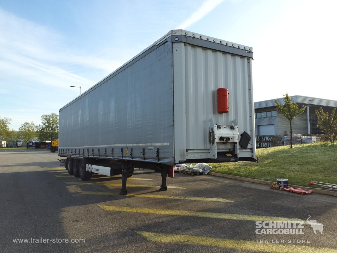 KRONE Curtainsider Standard - Semi-remorque rideaux coulissants: photos 1 KRONE Curtainsider Standard - Semi-remorque rideaux coulissants: photos 1