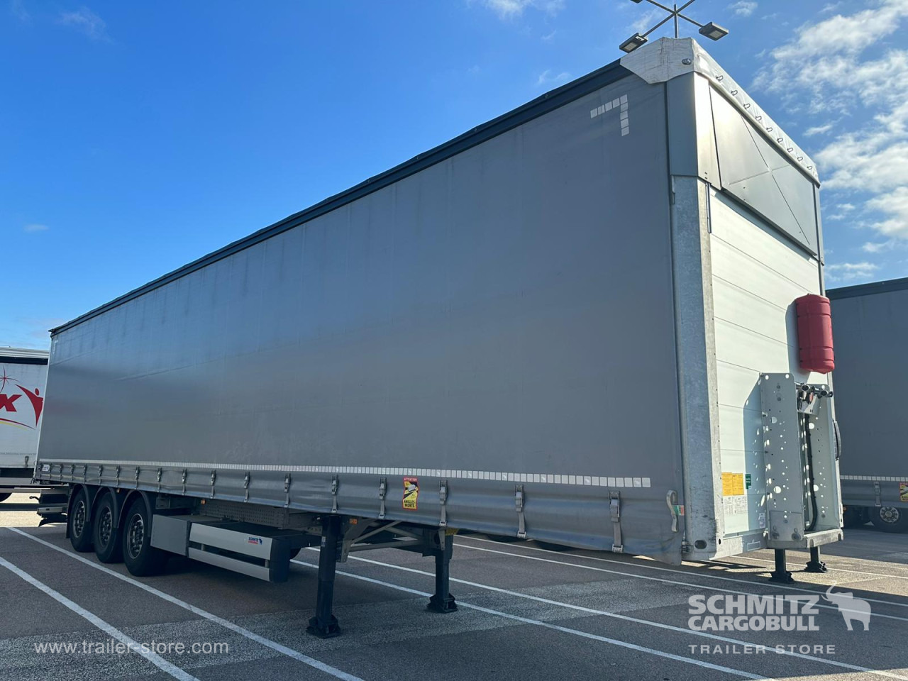 SCHMITZ Curtainsider Standard - Semi-remorque rideaux coulissants: photos 1 SCHMITZ Curtainsider Standard - Semi-remorque rideaux coulissants: photos 1