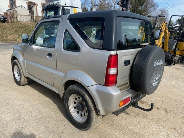Suzuki Jimny - Voiture: photos 4 Suzuki Jimny - Voiture: photos 4