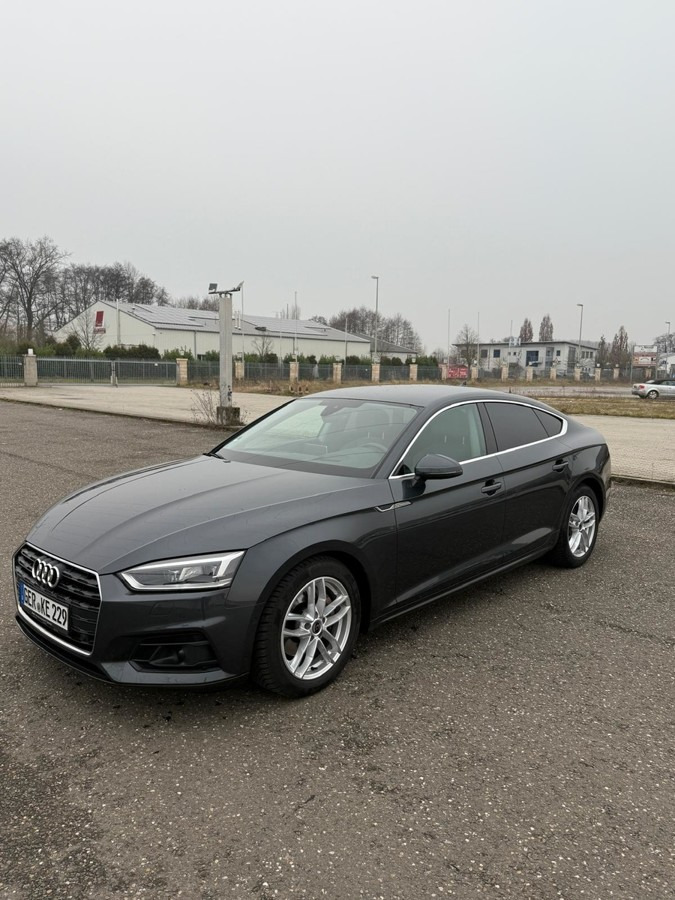 AUDI A5 Sportback 2.0 TDI Schräghecklimousine - Voiture: photos 1 AUDI A5 Sportback 2.0 TDI Schräghecklimousine - Voiture: photos 1