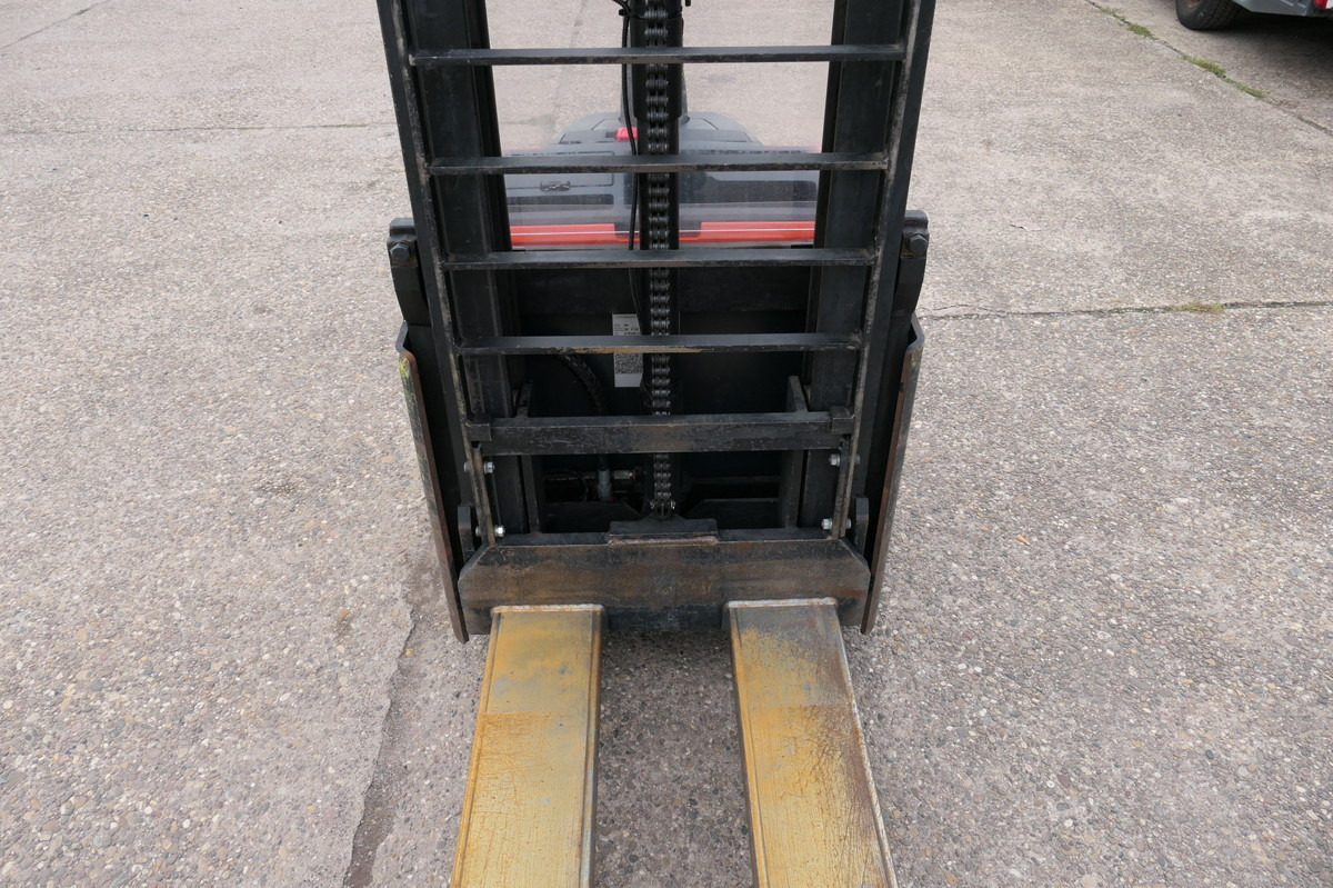 BT SWE 200D Batterie 16/2021 - Transpalette: photos 5 BT SWE 200D Batterie 16/2021 - Transpalette: photos 5