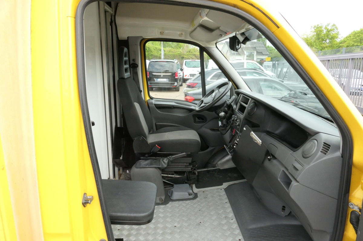 IVECO Daily 35 S11 C30C AUTOMATIK KAMERA Regale LUFT D - Fourgon grand volume: photos 5 IVECO Daily 35 S11 C30C AUTOMATIK KAMERA Regale LUFT D - Fourgon grand volume: photos 5