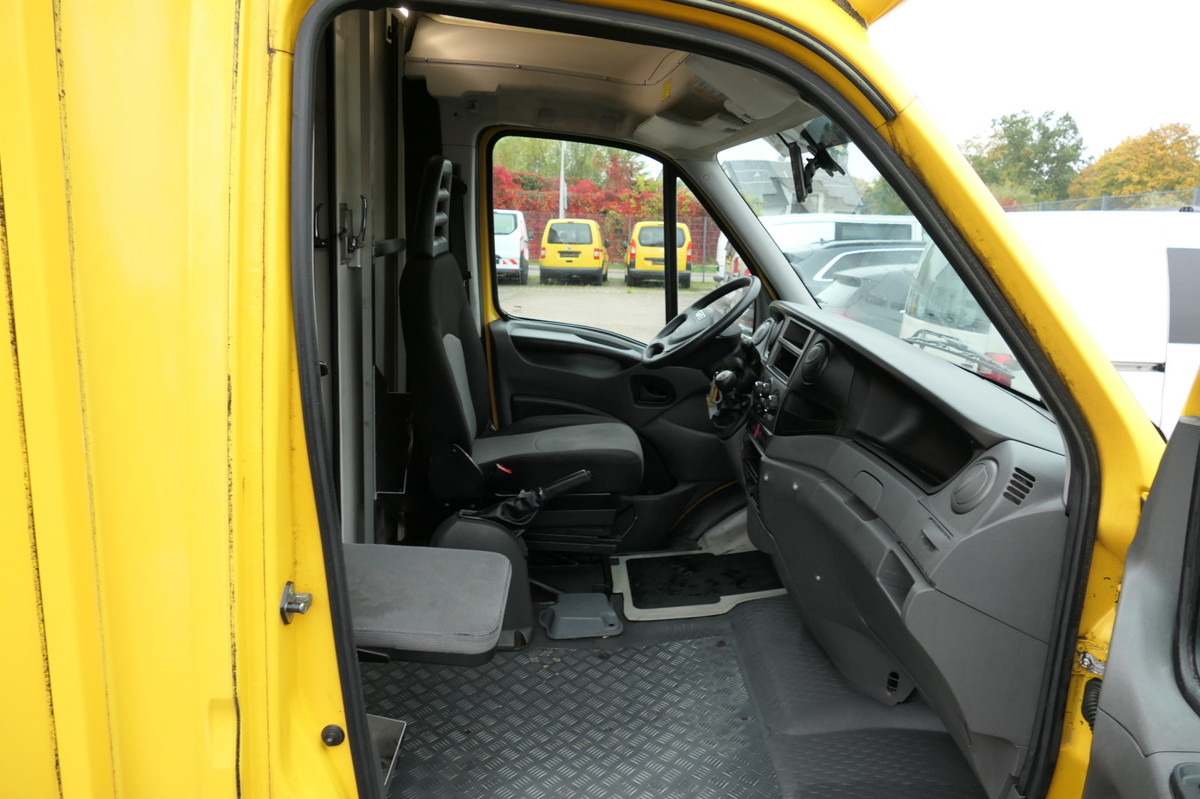 IVECO Daily 35 S11 C30C AUTOMATIK KAMERA Regale LUFT D - Fourgon grand volume: photos 5 IVECO Daily 35 S11 C30C AUTOMATIK KAMERA Regale LUFT D - Fourgon grand volume: photos 5