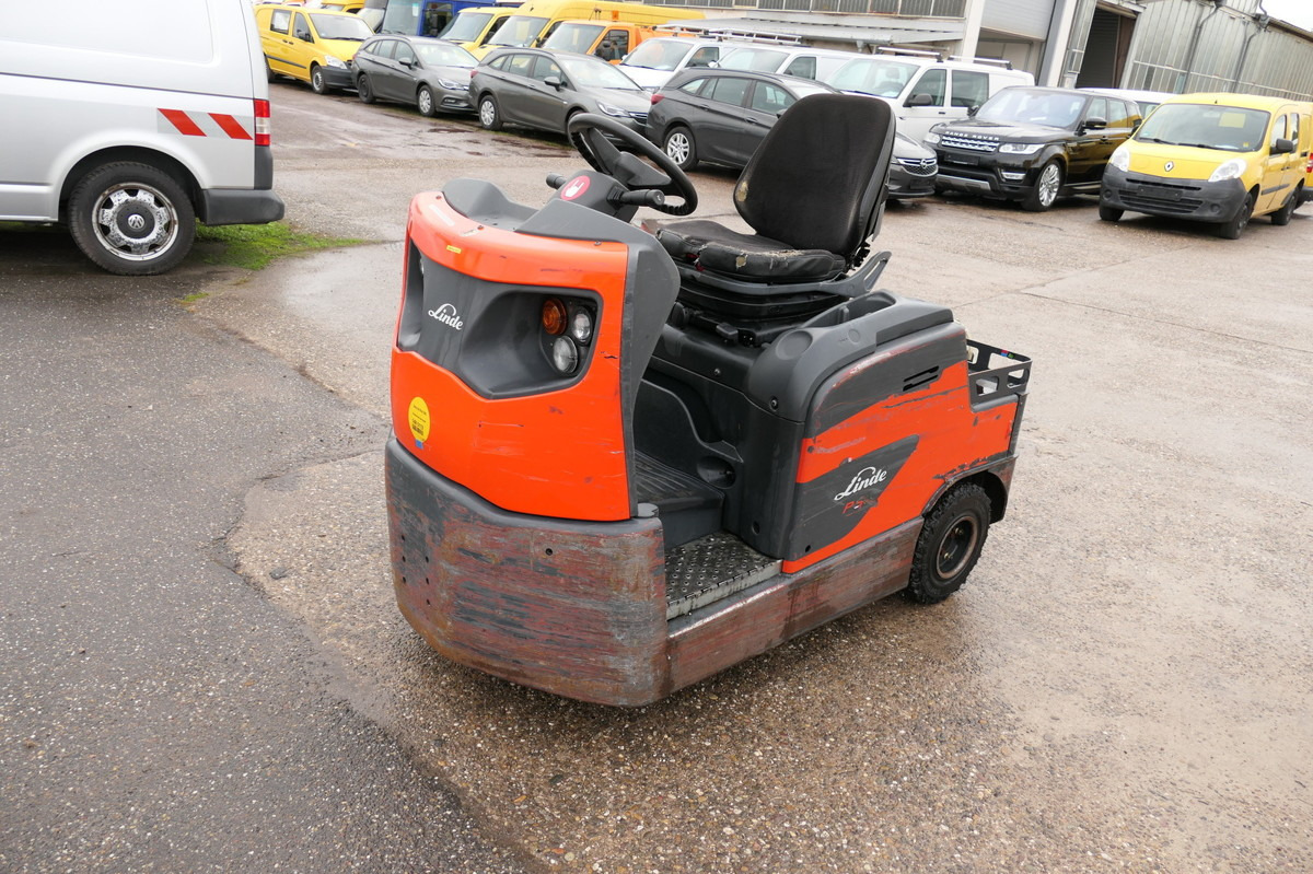 LINDE P 60 Z Schlepper Batterie 25/2017 - Chariot tracteur: photos 1 LINDE P 60 Z Schlepper Batterie 25/2017 - Chariot tracteur: photos 1