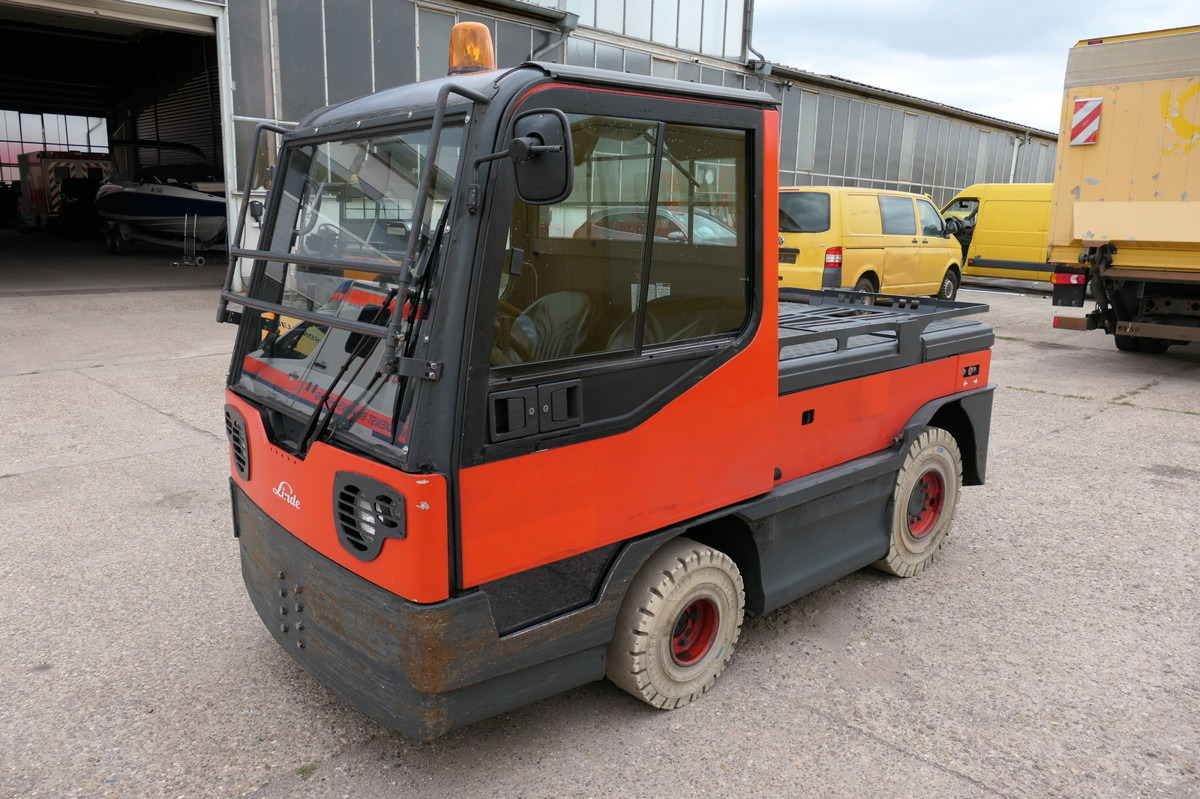LINDE P250 Schlepper AHK Batterie 24/2021 Schiebetüren - Chariot tracteur: photos 1 LINDE P250 Schlepper AHK Batterie 24/2021 Schiebetüren - Chariot tracteur: photos 1