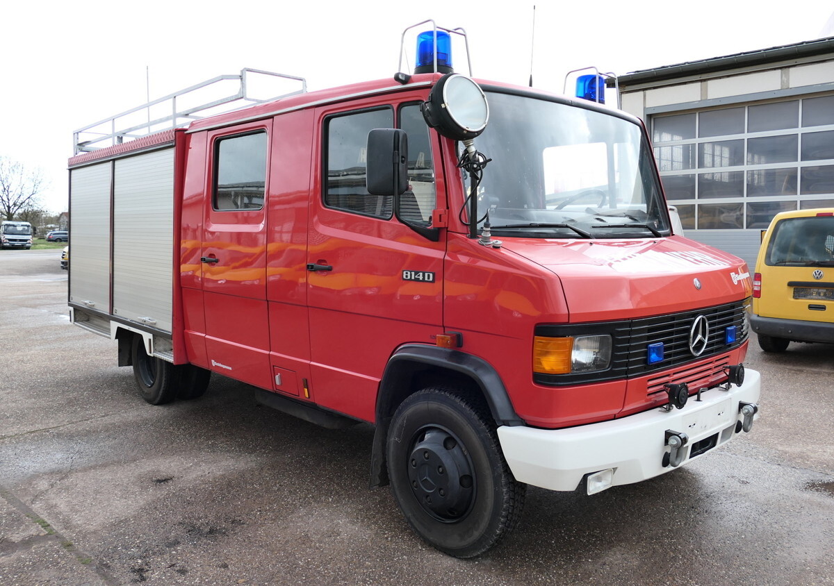 MERCEDES-BENZ 814 D LF 8/6 DoKa AHK Löschwassertank 600L Schli - Ambulance: photos 3 MERCEDES-BENZ 814 D LF 8/6 DoKa AHK Löschwassertank 600L Schli - Ambulance: photos 3