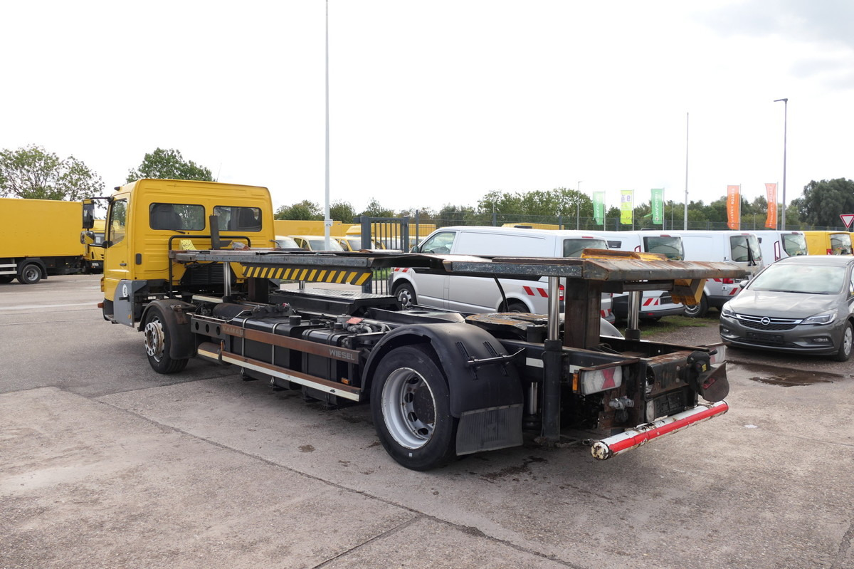 MERCEDES-BENZ KAMAG WBH 25 Wiesel Sattelkupplung Umsetzfahrz. - Camion porte-conteneur/ Caisse mobile: photos 1 MERCEDES-BENZ KAMAG WBH 25 Wiesel Sattelkupplung Umsetzfahrz. - Camion porte-conteneur/ Caisse mobile: photos 1