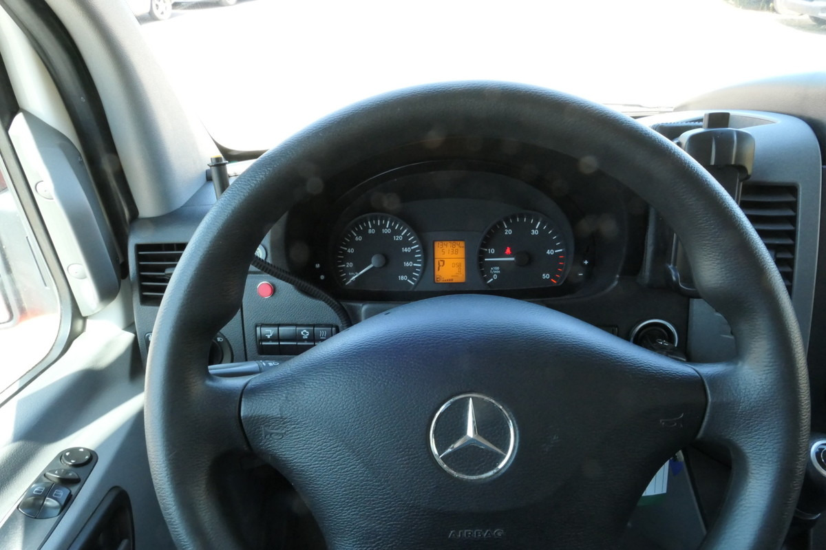 Ambulance MERCEDES-BENZ Sprinter 519 CDI Klima Krankenwagen: photos 19