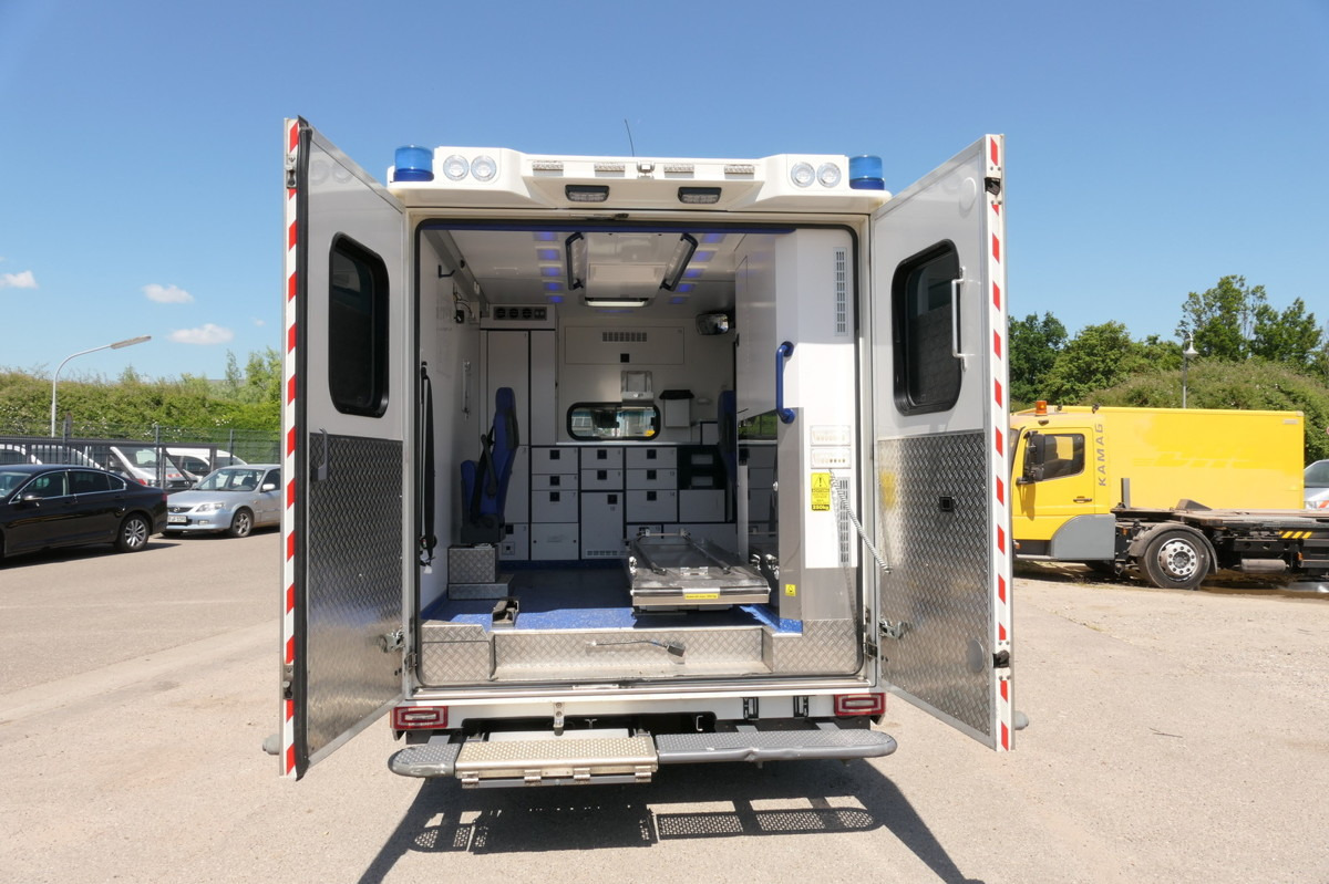 Ambulance MERCEDES-BENZ Sprinter 519 CDI Klima Krankenwagen: photos 10