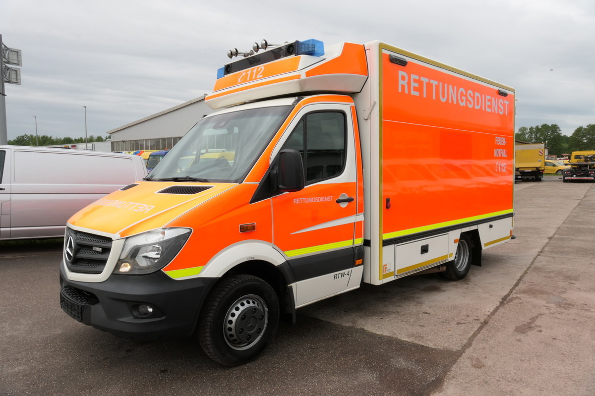 MERCEDES-BENZ Sprinter 519 CDI Klima Krankenwagen - Ambulance: photos 1 MERCEDES-BENZ Sprinter 519 CDI Klima Krankenwagen - Ambulance: photos 1