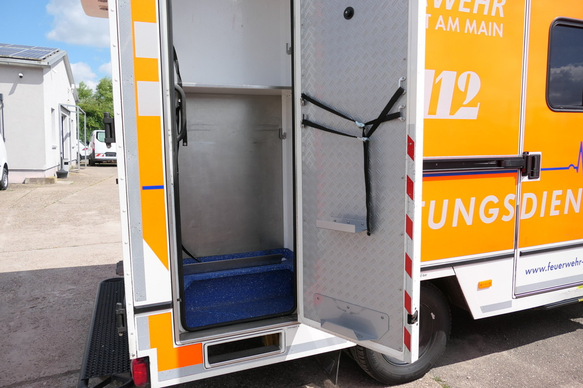 Ambulance MERCEDES-BENZ Sprinter 519 CDI Klima Krankenwagen Fahrtec Aufb: photos 9