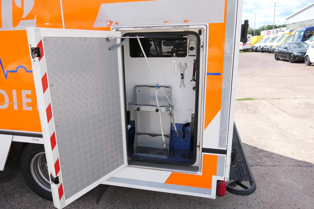 Ambulance MERCEDES-BENZ Sprinter 519 CDI Klima Krankenwagen Fahrtec Aufb: photos 8
