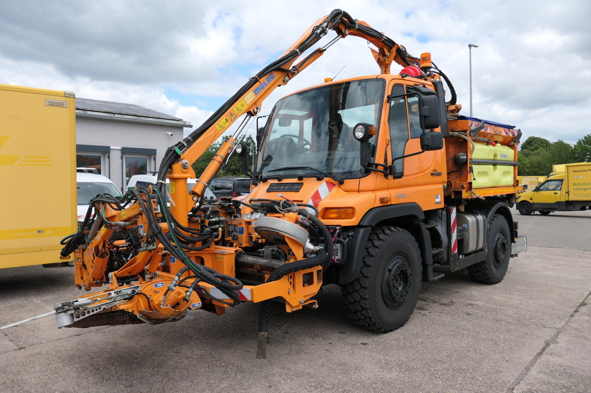 UNIMOG U400 405/12 - Camion benne: photos 1 UNIMOG U400 405/12 - Camion benne: photos 1