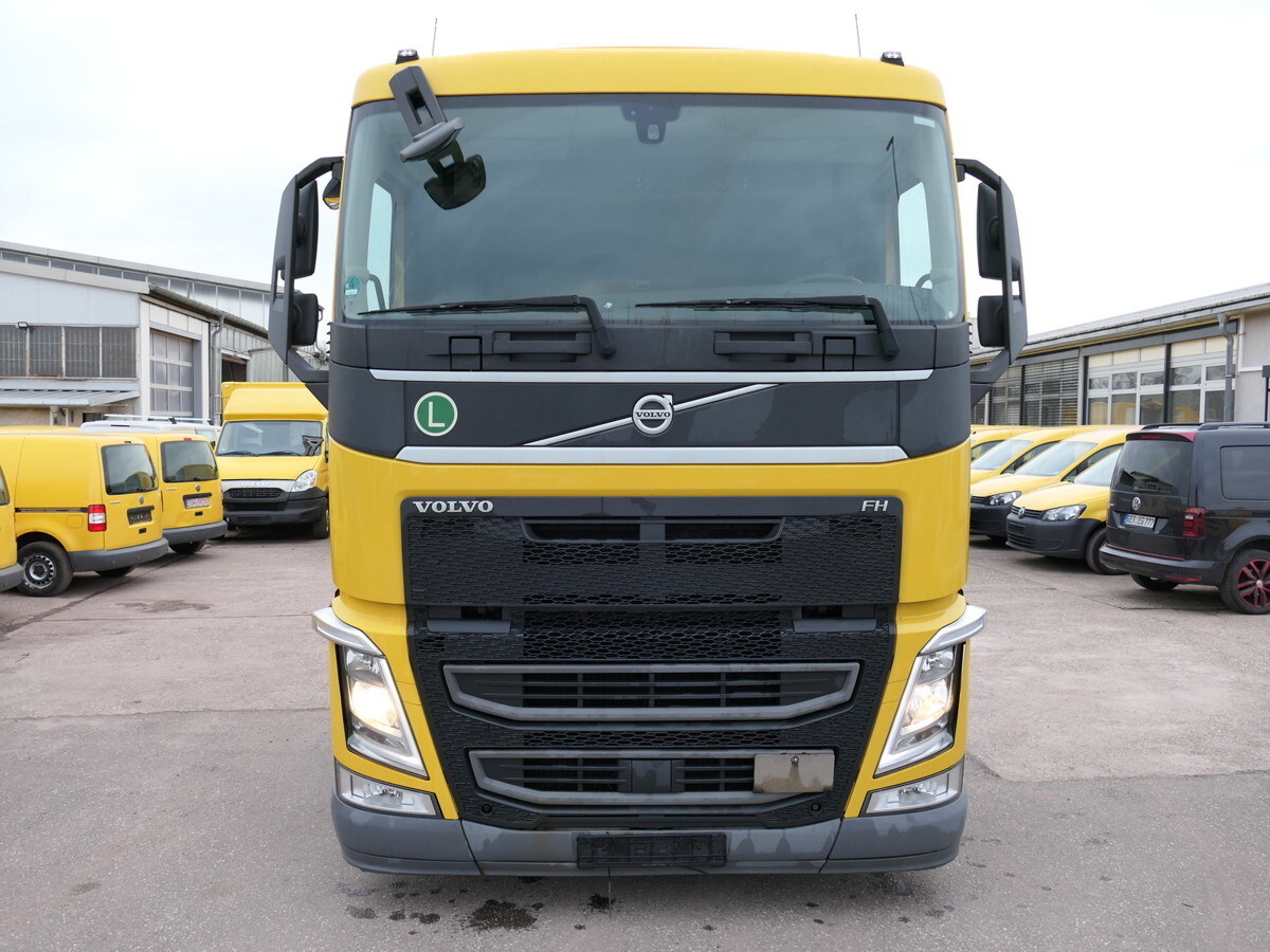 VOLVO FH 26.420 6x2 BDF - Camion fourgon: photos 2 VOLVO FH 26.420 6x2 BDF - Camion fourgon: photos 2