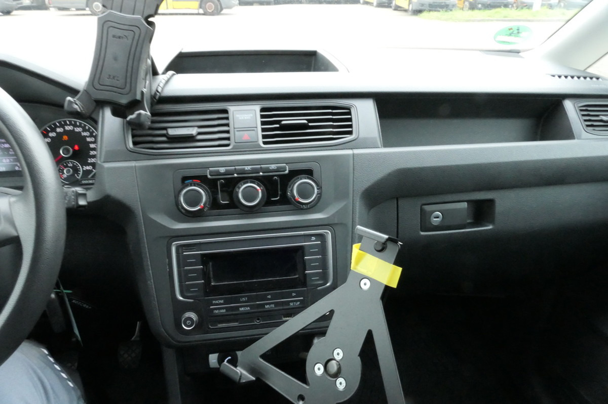 Fourgonnette VW Caddy 2.0 TDI 4Motion Klima Werkstatteinbauten T: photos 10