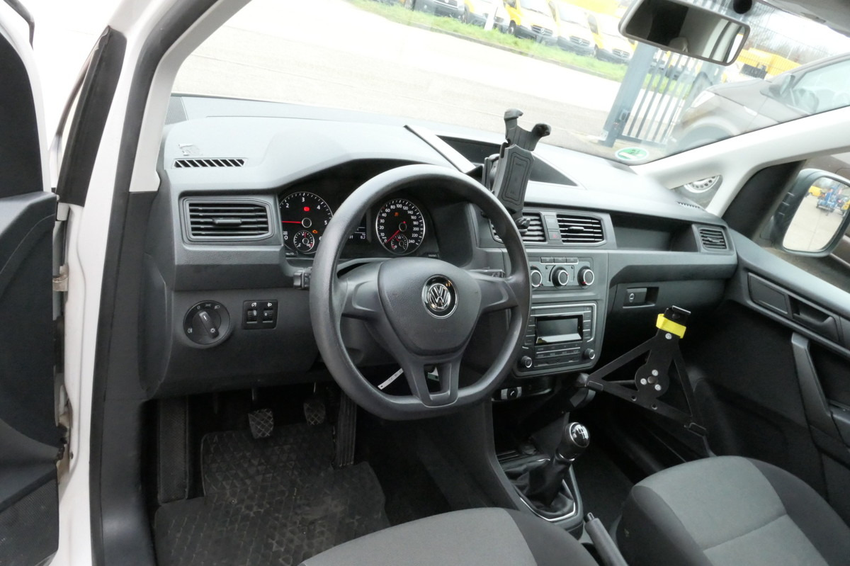 Photo d'intérieur 1: Fourgonnette VW Caddy 2.0 TDI 4Motion Klima Werkstatteinbauten T