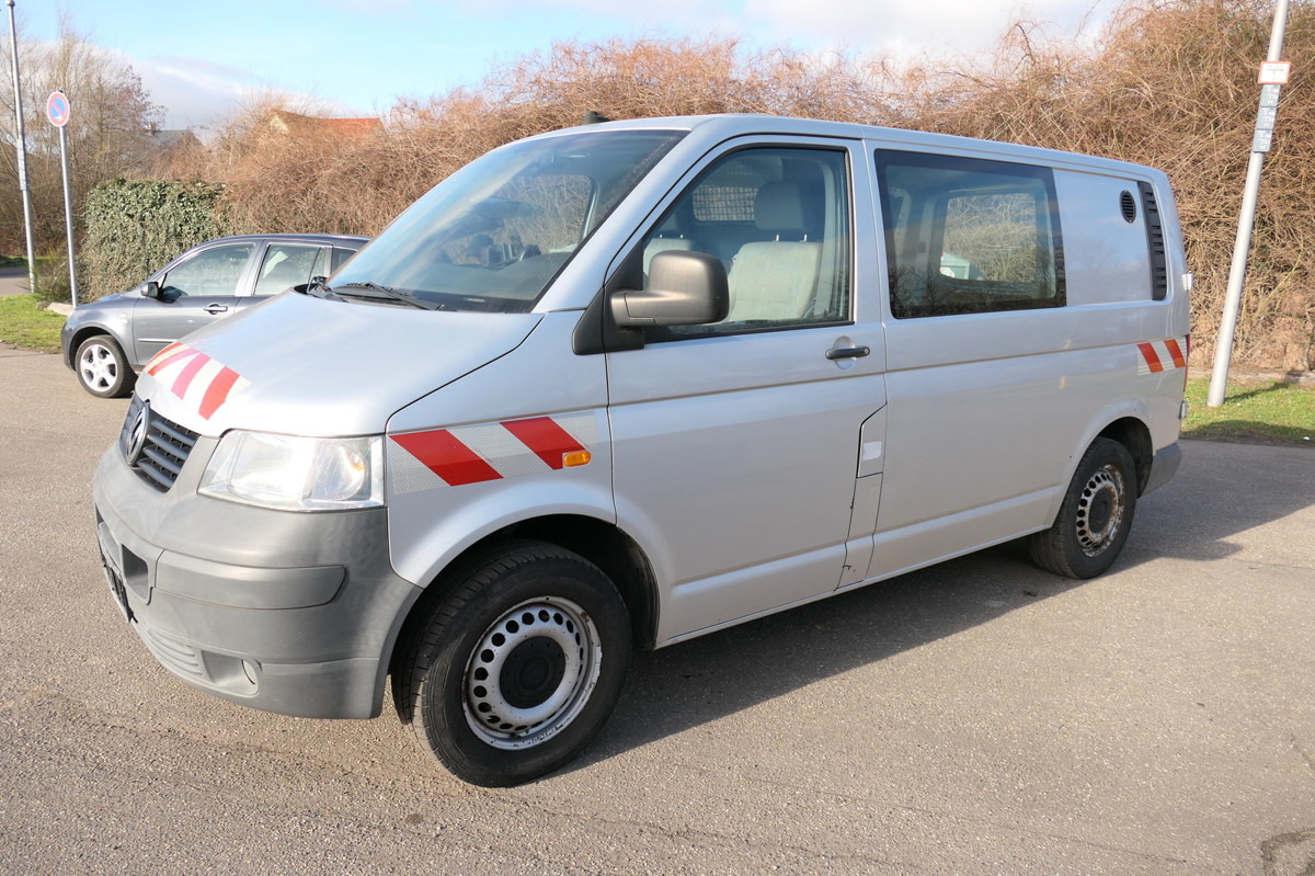 VW T5 Transporter 2.5 TDI 2-Sitzer 4Motion AHK KLIM - Fourgonnette: photos 1 VW T5 Transporter 2.5 TDI 2-Sitzer 4Motion AHK KLIM - Fourgonnette: photos 1