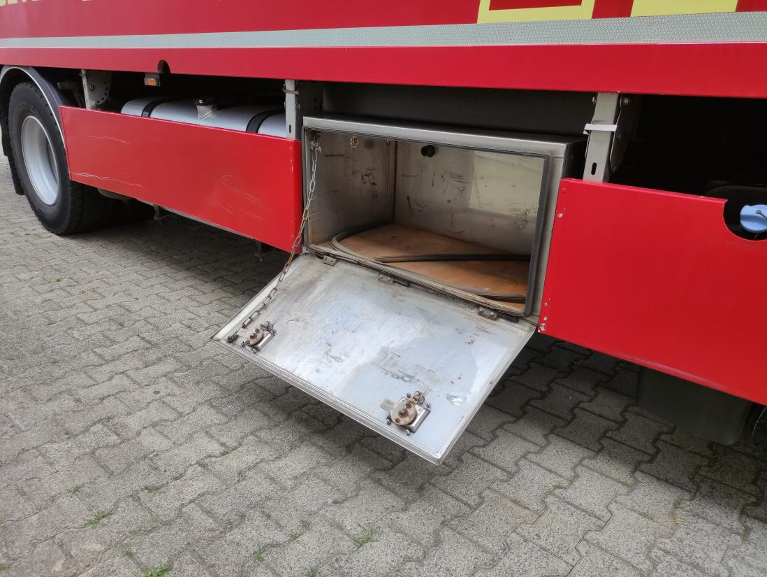 DAF CF 85.410 4x2 Spacecab - NL truck - Camion fourgon: photos 4 DAF CF 85.410 4x2 Spacecab - NL truck - Camion fourgon: photos 4