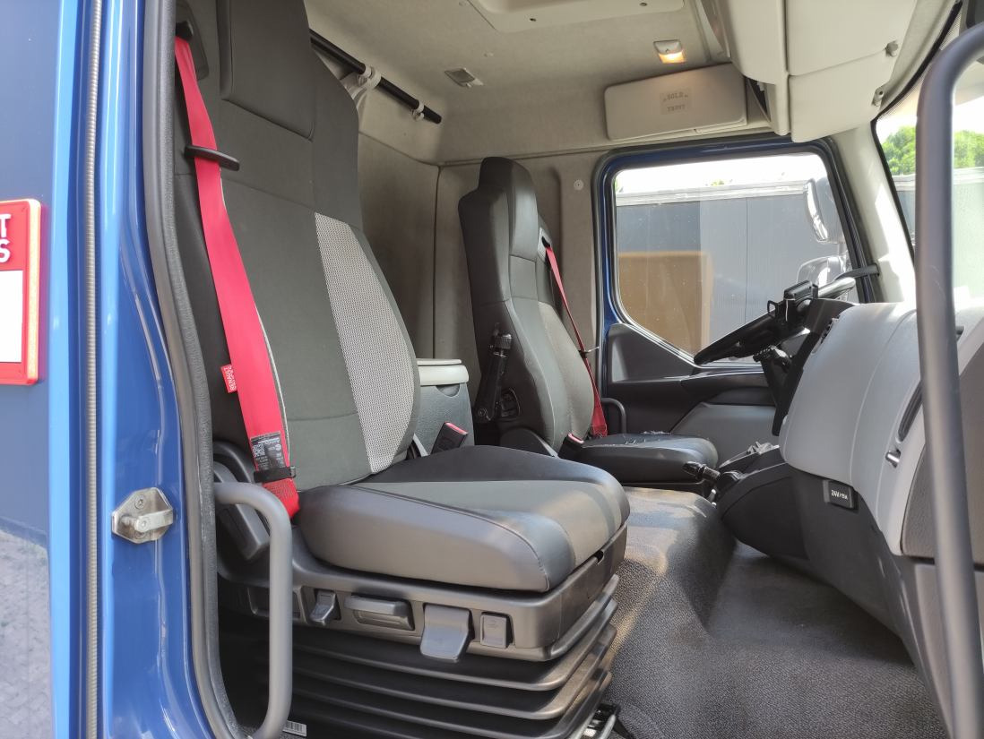 Camion fourgon Renault D 14 240 4X2 - 319.854Km: photos 6