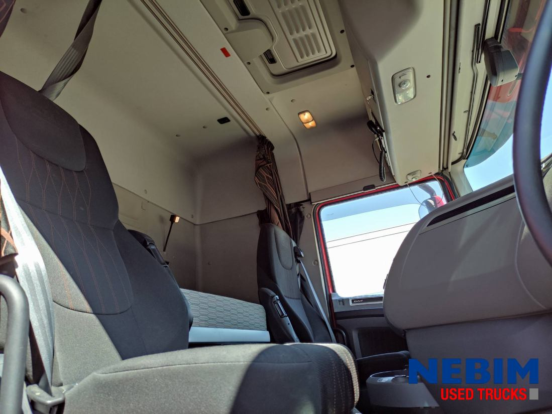 Tracteur routier DAF XF 450 6x2 Spacecab: photos 6