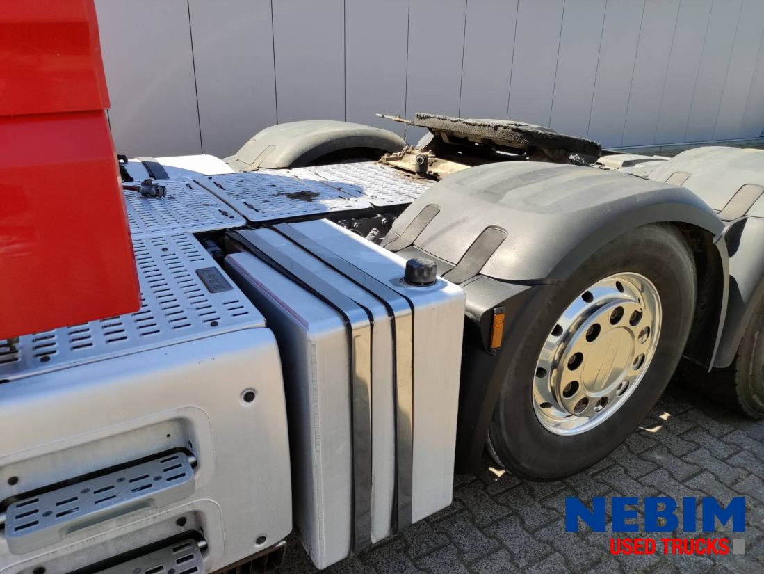Tracteur routier DAF XF 450 6x2 Spacecab: photos 9