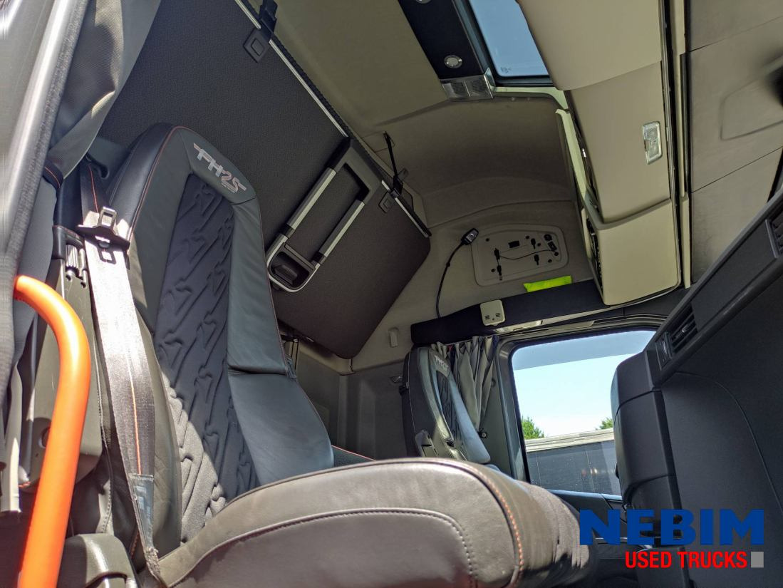 Volvo FH 540 25th Anniversary ED - Dual Clutch / Dynamic Steering / I-park Cool - Tracteur routier: photos 4 Volvo FH 540 25th Anniversary ED - Dual Clutch / Dynamic Steering / I-park Cool - Tracteur routier: photos 4