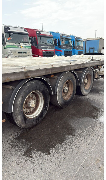 Fruehauf - Semi-remorque plateau: photos 4 Fruehauf - Semi-remorque plateau: photos 4