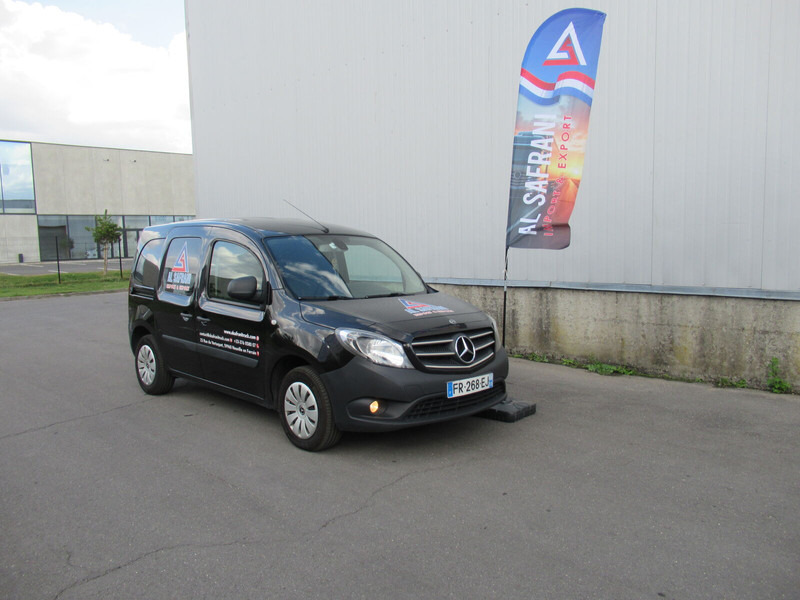 Mercedes-Benz Citan 111 - Fourgon utilitaire: photos 4 Mercedes-Benz Citan 111 - Fourgon utilitaire: photos 4
