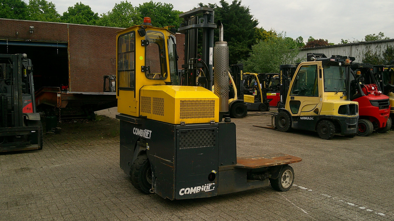 COMBILIFT C3000 CABIN - Chariot latéral: photos 1 COMBILIFT C3000 CABIN - Chariot latéral: photos 1