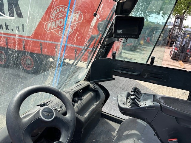 LINDE H80D-03/900 CABIN   NO FORK CARIDGE NO FORKS - Chariot élévateur diesel: photos 3 LINDE H80D-03/900 CABIN   NO FORK CARIDGE NO FORKS - Chariot élévateur diesel: photos 3