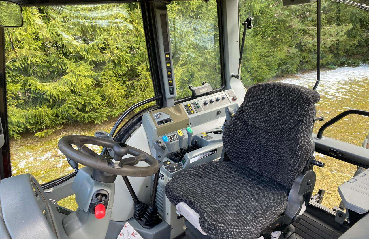 Valtra T160 - Tracteur agricole: photos 4 Valtra T160 - Tracteur agricole: photos 4