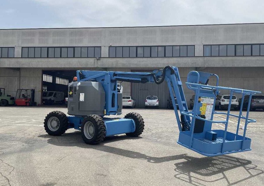 GENIE Z 34/22 (4x4) - Nacelle articulée: photos 3 GENIE Z 34/22 (4x4) - Nacelle articulée: photos 3