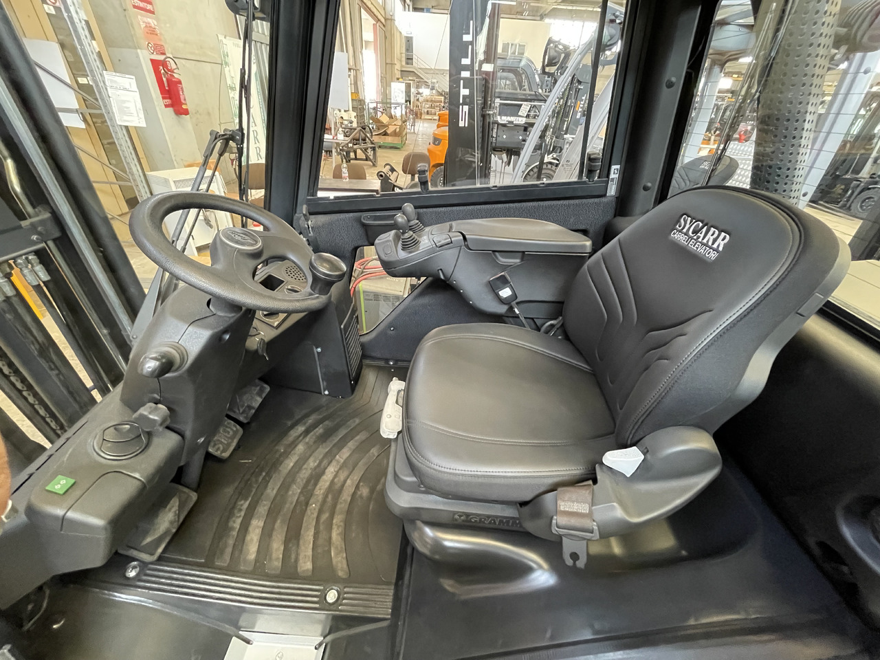 LINDE H 25 D - Chariot élévateur diesel: photos 4 LINDE H 25 D - Chariot élévateur diesel: photos 4