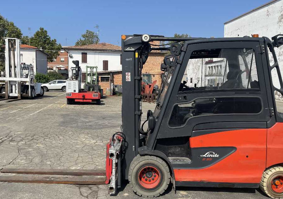 Linde E 35 HL - Chariot élévateur électrique: photos 2 Linde E 35 HL - Chariot élévateur électrique: photos 2