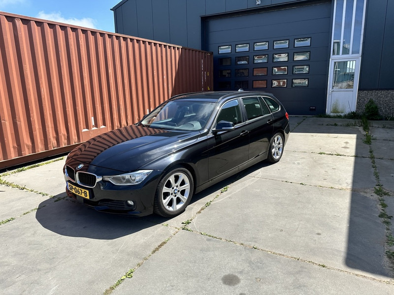 BMW 3 Serie 320d touring - Voiture: photos 1 BMW 3 Serie 320d touring - Voiture: photos 1