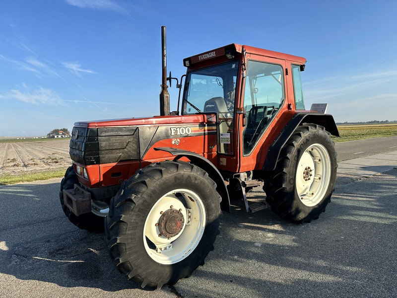Fiat F100 - Tracteur agricole: photos 1 Fiat F100 - Tracteur agricole: photos 1